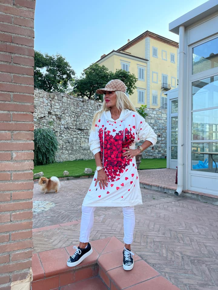 dlouhá mikina s kapucí, srdce