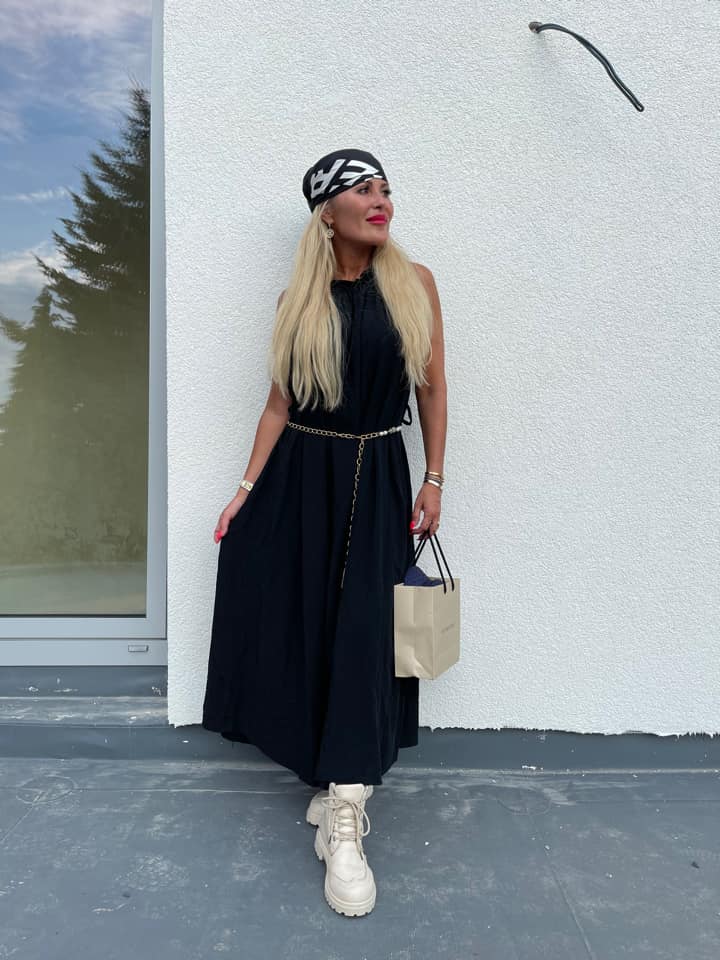 dlouhé černé šaty s páskem